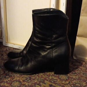 M. Gemi Black Heeled Italian leather Boots